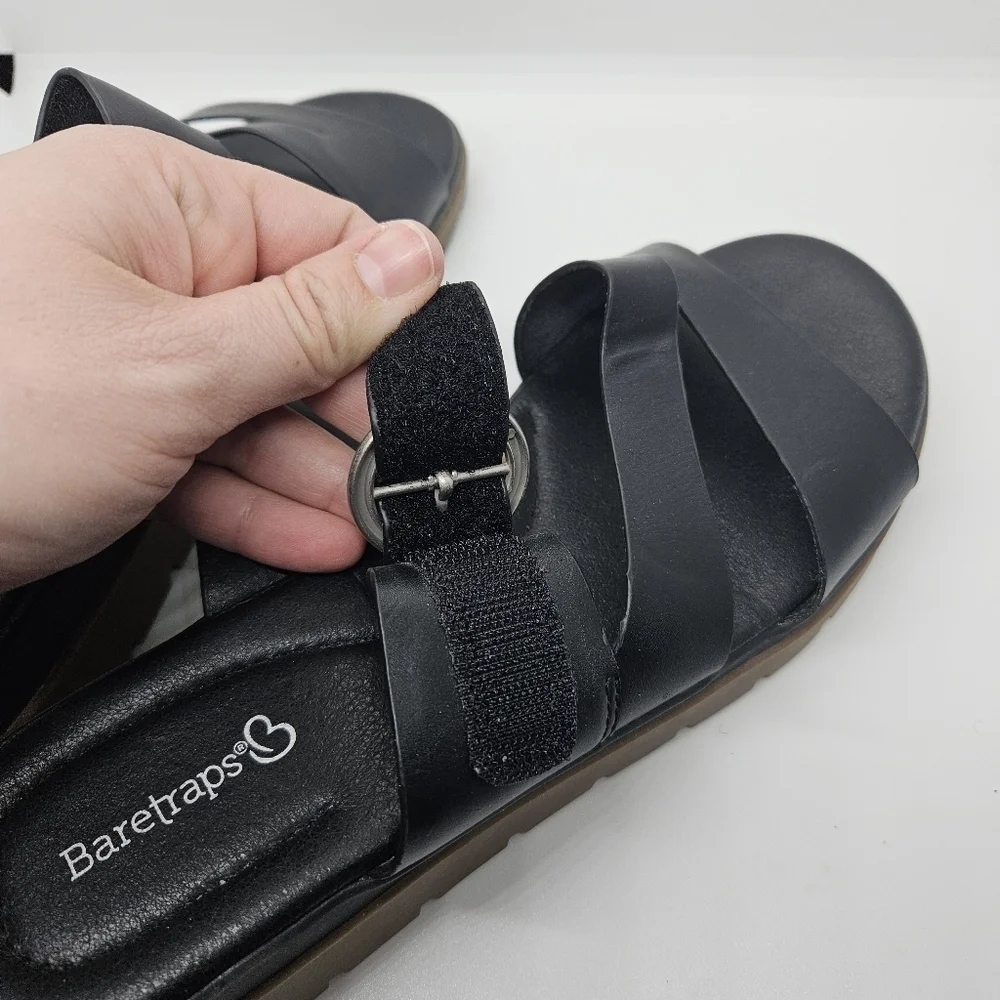 bareTraps black faux leather Romeo sandals size 7.5M